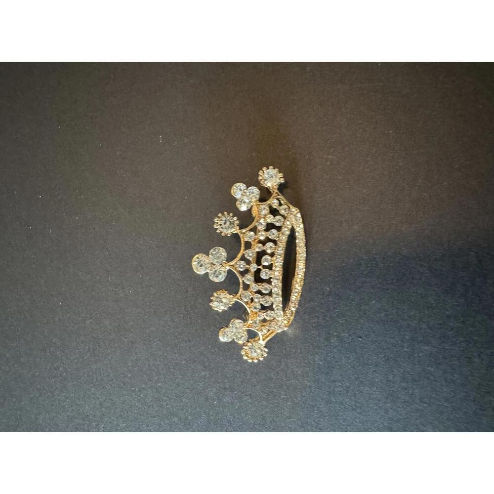Elegant Vintage Crown Brooch